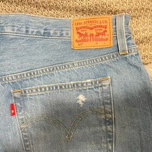 LEVI 501 JEAN SHORTS